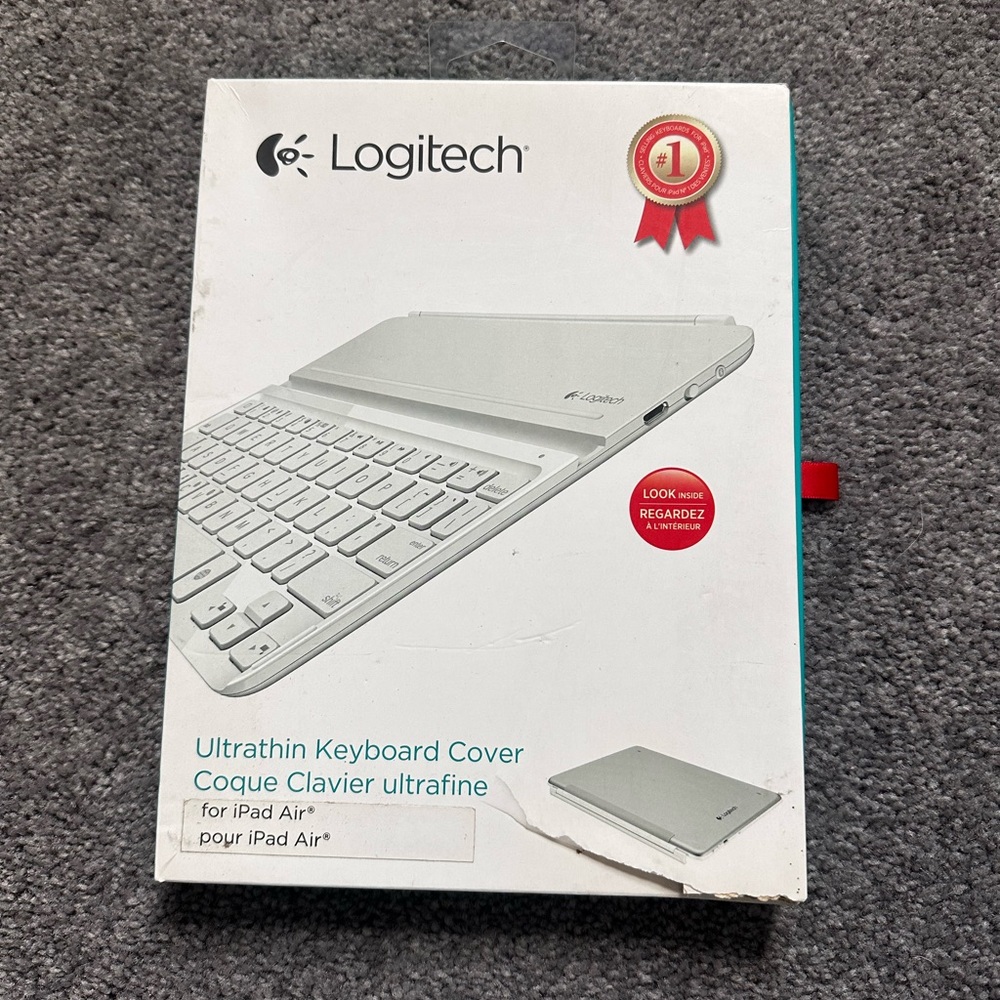 Logitech Ultrathin Magnetic Clip-On Keyboard Cover for iPad Air New in Box